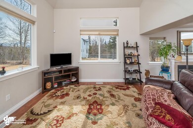 7730 E Woodview Way Wasilla AK-large-008