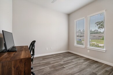 14261 Lake Lodge Dr, Conroe, TX 77384 - photo 5