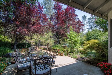 2252 Wicklow patio area