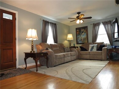 What a beautiful living room!  Check out those gle