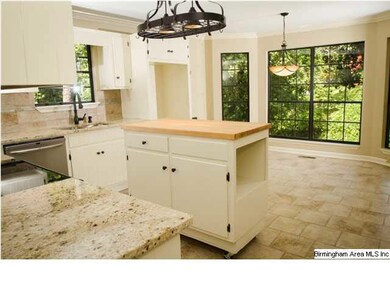 Stylish Kitchen has Convenient Island, Great Natur
