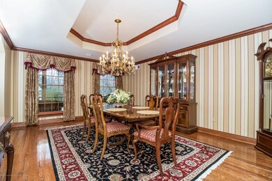 004-Dining_Room-