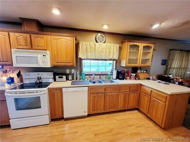Plenty of counter top space