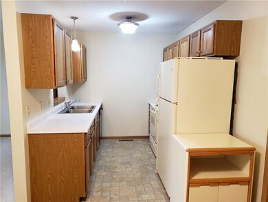 3613 Oak Tree Ln unit 2, Eau Claire, WI 54701 - photo 3
