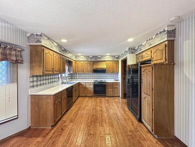 708 W Briarwood Ln, Nixa, MO 65714 - photo 5