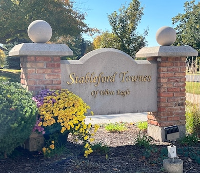 4284 Stableford Ln, Naperville, IL 60564 - photo 2