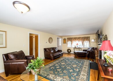 242 Linden St unit A, Waltham, MA 02452 - photo 5