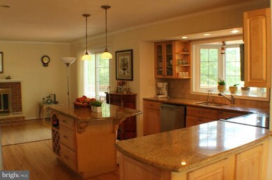 11113 Rutledge Dr, North Potomac, MD 20878 - photo 7