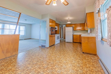 32 S Pontiac Dr, Janesville, WI 53545 - photo 6