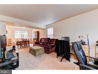 1504 Aberdeen Ct unit 1504, Lansdale, PA 19446 - photo 6