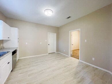 1511 W Dumble St, Alvin, TX 77511 - photo 7