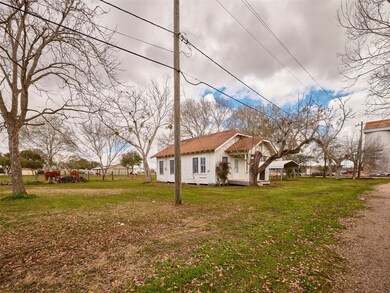2906 Short St, Needville, TX 77461 - photo 4