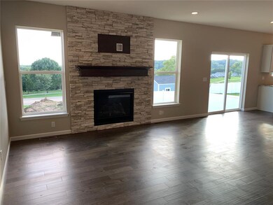 1921 Wycliffe Ct SW, Cedar Rapids, IA 52404 - photo 2