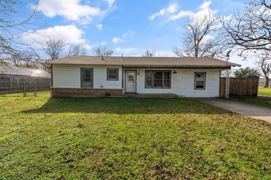 1205 Grand Ave, Cleburne, TX 76033 - photo 4