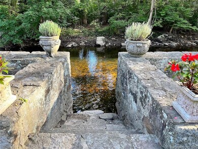 83 Maltbie Ave, Stamford, CT 06902 - photo 4