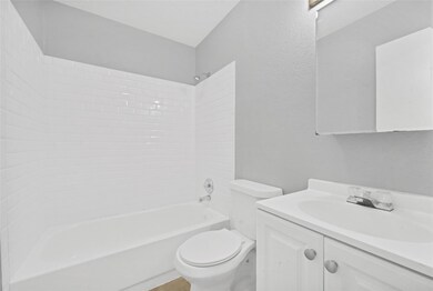 8423 Battle Plains Dr, Houston, TX 77040 - photo 5