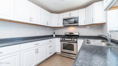 1328 E Vine-5