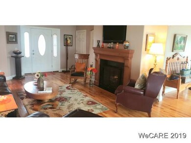 1902 Cinnamon Dr, Wapakoneta, OH 45895 - photo 2