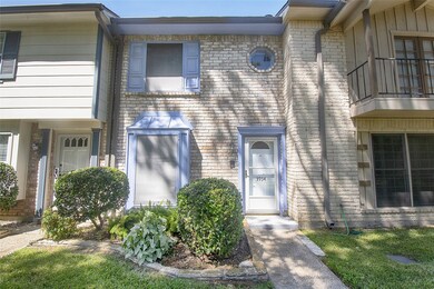 3934 Laura Leigh Dr, Friendswood, TX 77546 - photo 2