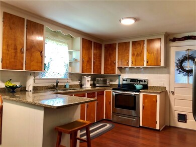 Granite & stainless kitchen
