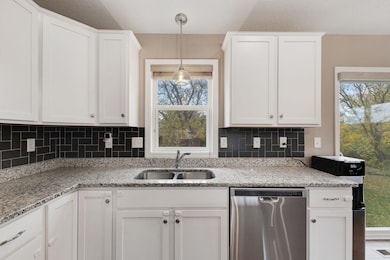 1284 Meadow Ln S, Shakopee, MN 55379 - photo 5