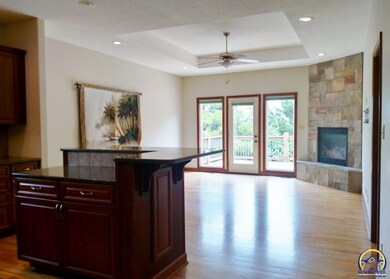 1124 SW Red Oaks Ct, Topeka, KS 66615 - photo 5