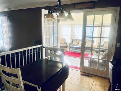 801 S Cottonwood St, Virginia, IL 62691 - photo 7