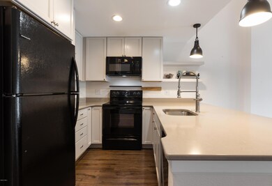 seasons_612_interior_kitchen
