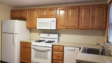 184 Manzella Ct unit 186, Rockland, MA 02370 - photo 3