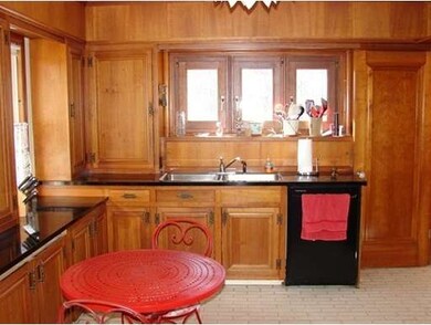 221 Lacus Dr, Holyoke, MA 01040 - photo 5