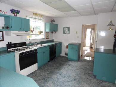 Kitchen. Delightful kitchen to prepare family dinn