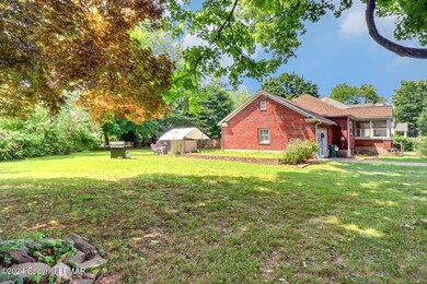 145 Leafy Greene St, Stroudsburg, PA 18360 - photo 3