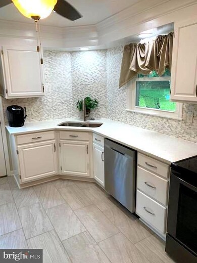 3132 Christine Dr, Beltsville, MD 20705 - photo 6