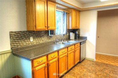 unlisted-address, Everett, WA 98204 - photo 4