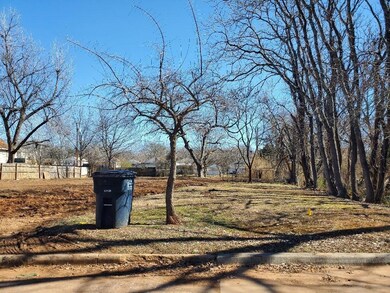 833 N Hobson Ave, Shawnee, OK 74801 - photo 4