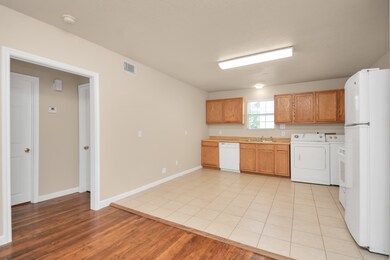 500 W Pitts Ave unit 204, Pasadena, TX 77506 - photo 7