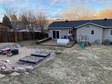 1513 5th Ave NW, Jamestown, ND 58401 - photo 2