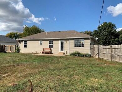 820 W Pearl St, Bolivar, MO 65613 - photo 4