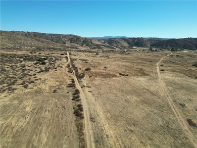 41705 Grouse Ct, Sage, CA 92544 - photo 2