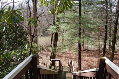 Creek View - Stairway access.