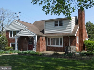 201 Emerald Ave, Reading, PA 19606 - photo 2