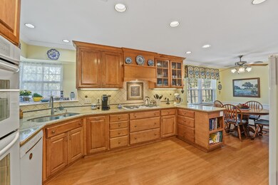 418 N Wilcrest Dr, Houston, TX 77079 - photo 4