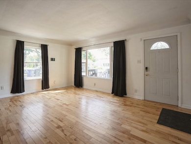 1653 9th St NW, Cedar Rapids, IA 52405 - photo 5