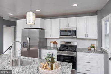 1251 Meridene Dr, Baltimore, MD 21239 - photo 5