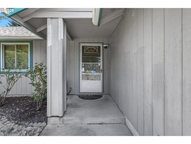 2298 Donovan Dr, Eugene, OR 97401 - photo 6