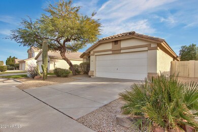 831 E Orchid Ln, Chandler, AZ 85225 - photo 3