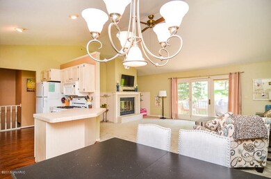 2344 Thistledowne Dr NE, Grand Rapids, MI 49505 - photo 3