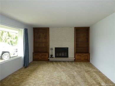 709 NE Gormley St, East Wenatchee, WA 98802 - photo 5