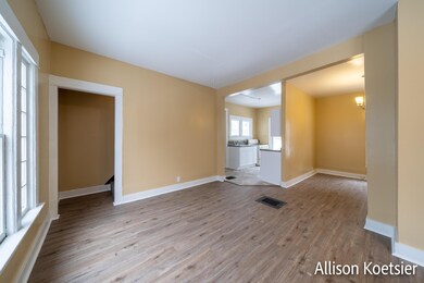 642 Neland SE, Grand Rapids, MI 49506-7