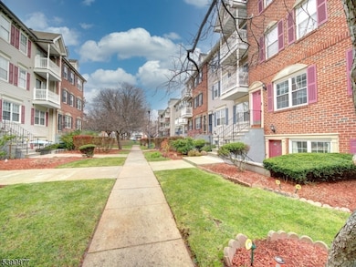 43 Seton Hall Dr, Newark, NJ 07103 - photo 2